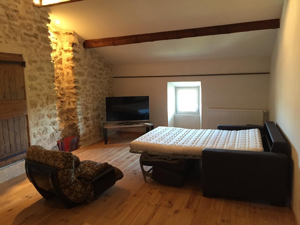 B&B - Le Vieux Figuier Вакерас Экстерьер фото